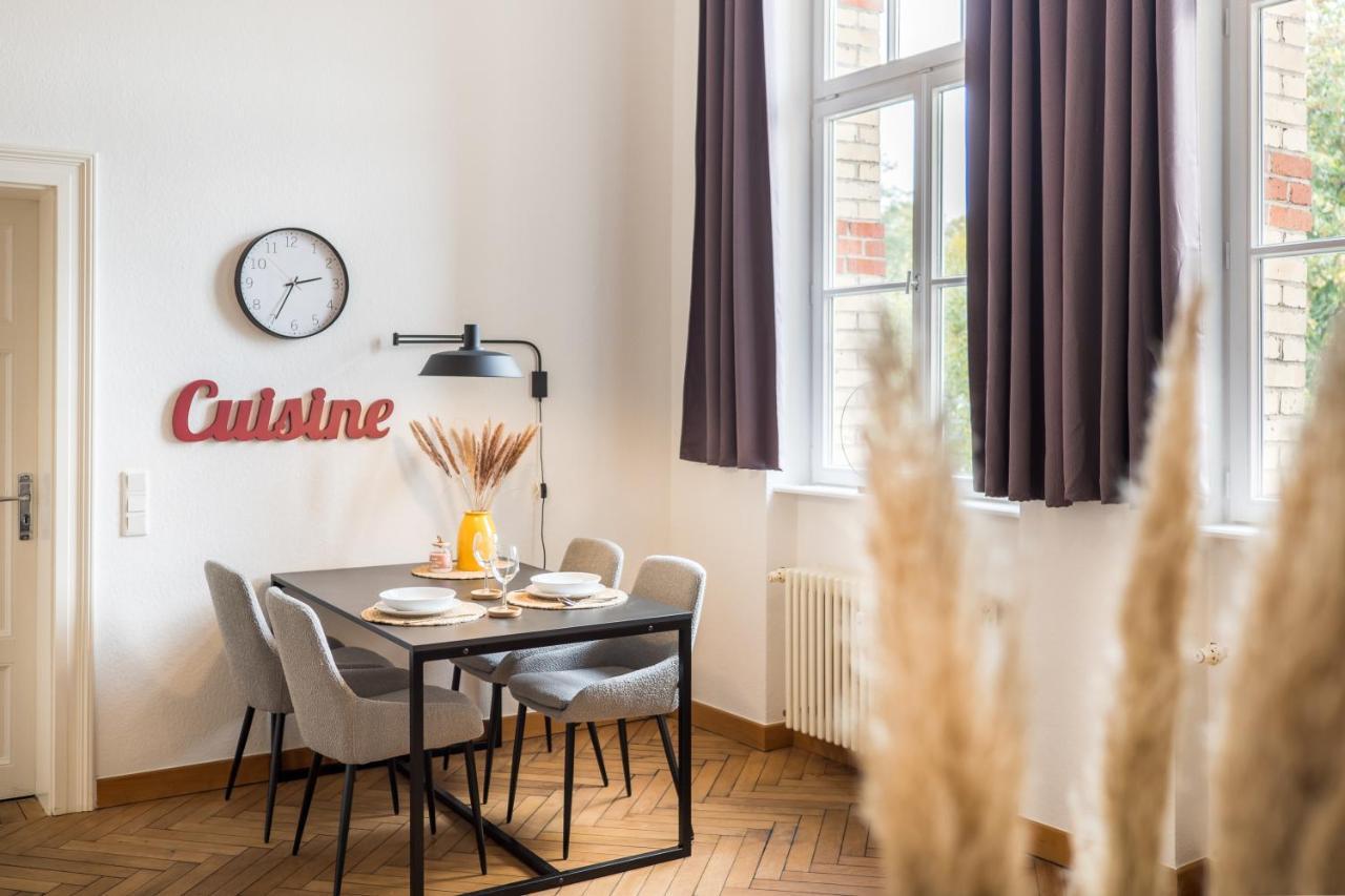 Schwarzlins Loftraum: Stylish Smart With Streaming & Nespresso Apartment *